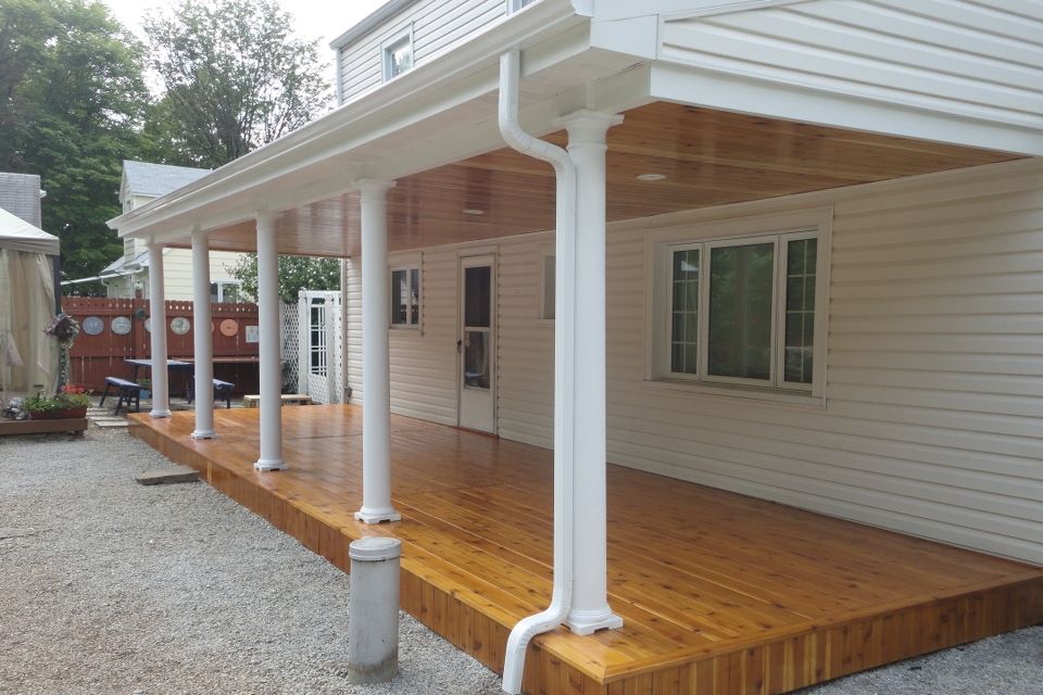 Wooden Lower Deck And Ceiling
