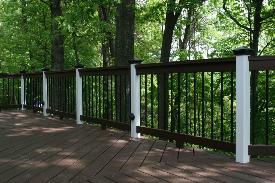Outdoor Deck Railing Design